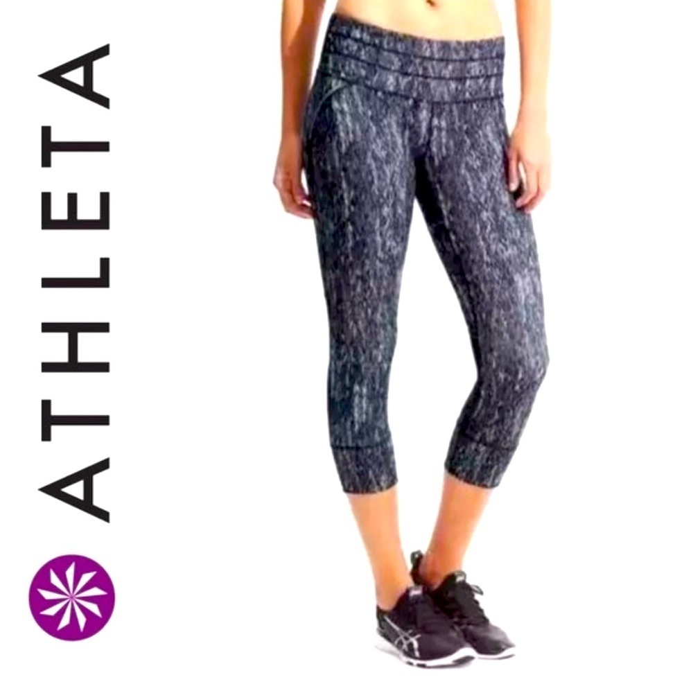 Athleta Reptile Relay Flint Gray Reflective Activewear Capris Leggings Sz Small